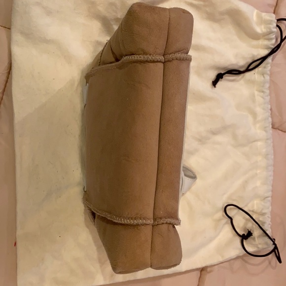 UGG MINI GRAB tote - Picture 4 of 9